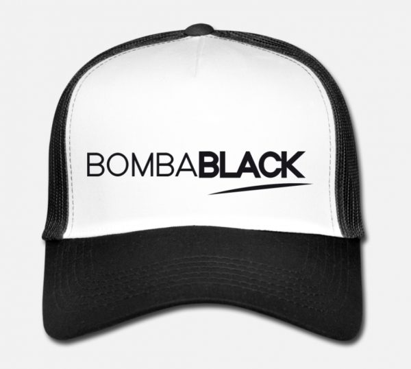 B.Black Contrasted Trucker Cap