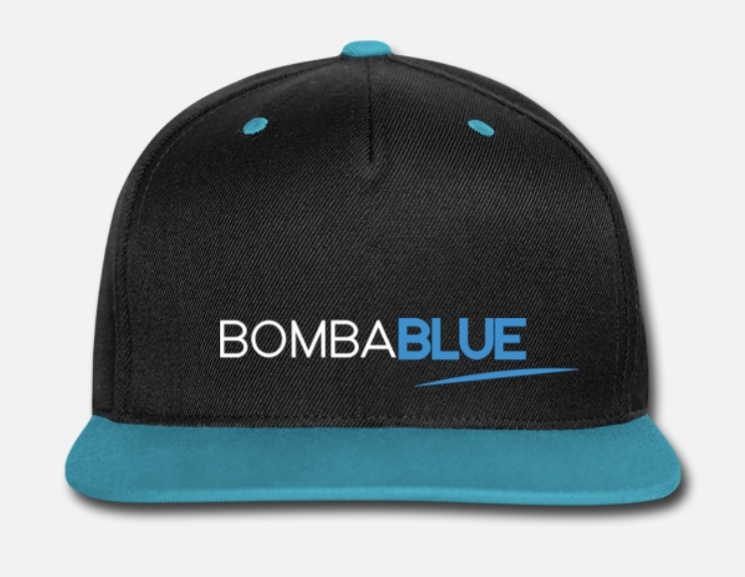 B.Blue Contrasted Black Snapback Cap (Face)
